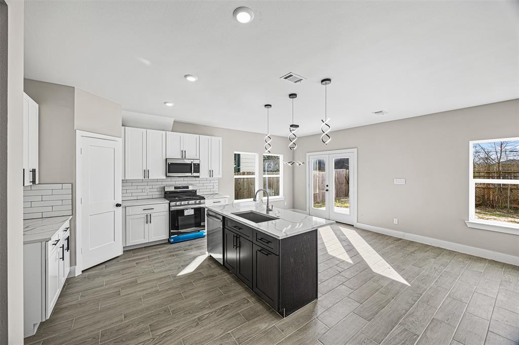 8128 Chateau Street, Houston, Texas image 7