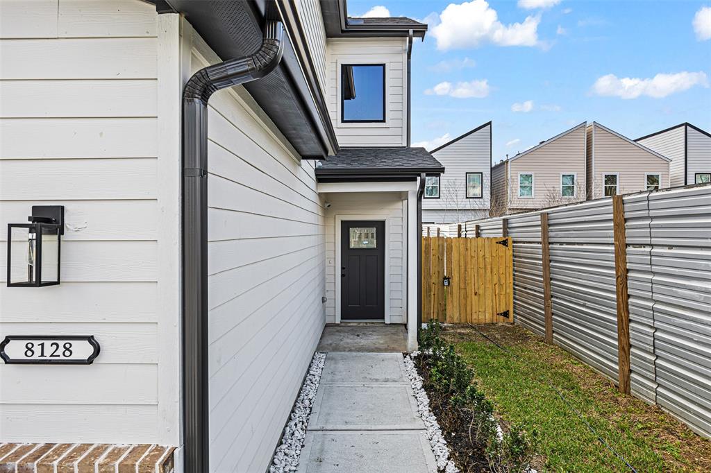 8128 Chateau Street, Houston, Texas image 4