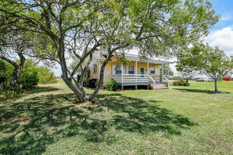 Photo of 612 Tarpon Drive, Palacios, TX 77465 (MLS # 5047422)
