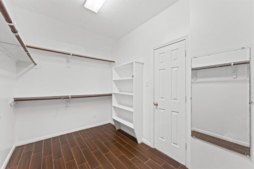 3303 Hickory Knoll Drive, Pearland, Texas image 26