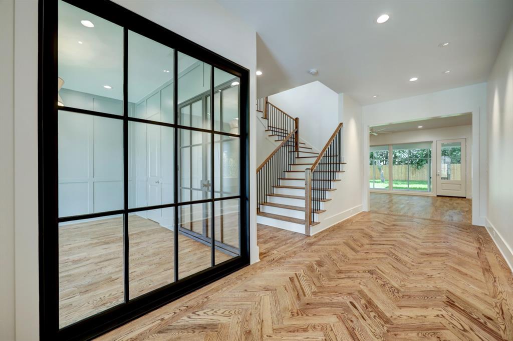 1243 Candlelight Lane, Houston, Texas image 18