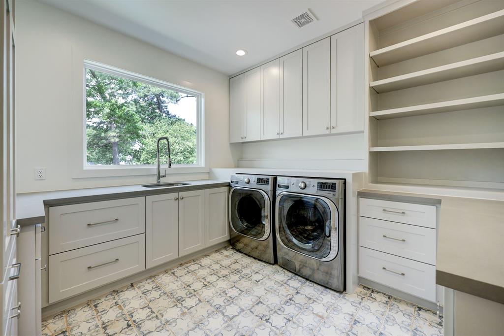 1243 Candlelight Lane, Houston, Texas image 26