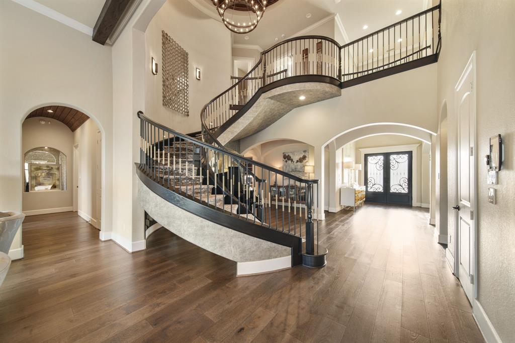 213 Los Frailes Drive, Friendswood, Texas image 4