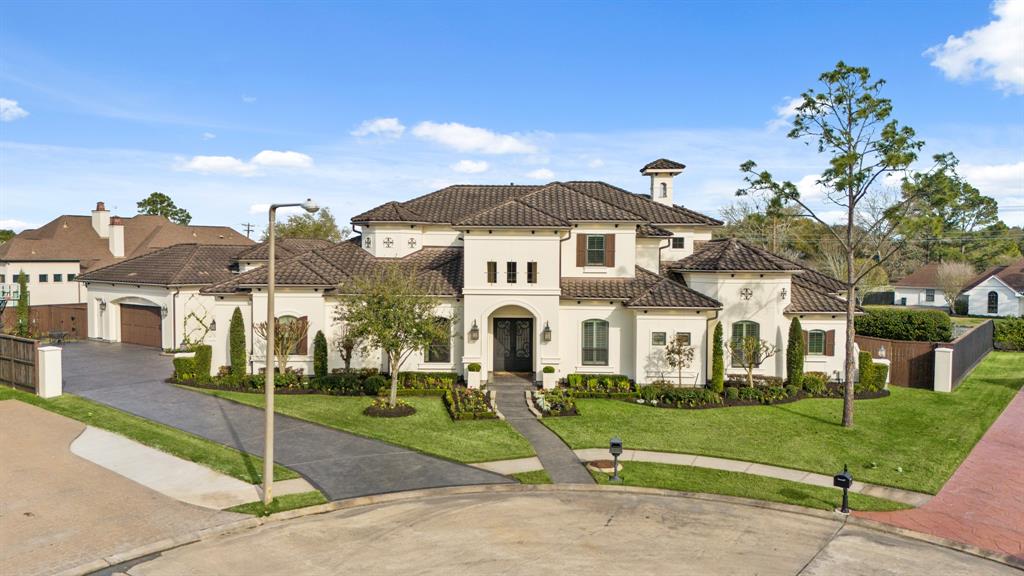 213 Los Frailes Drive, Friendswood, Texas image 47