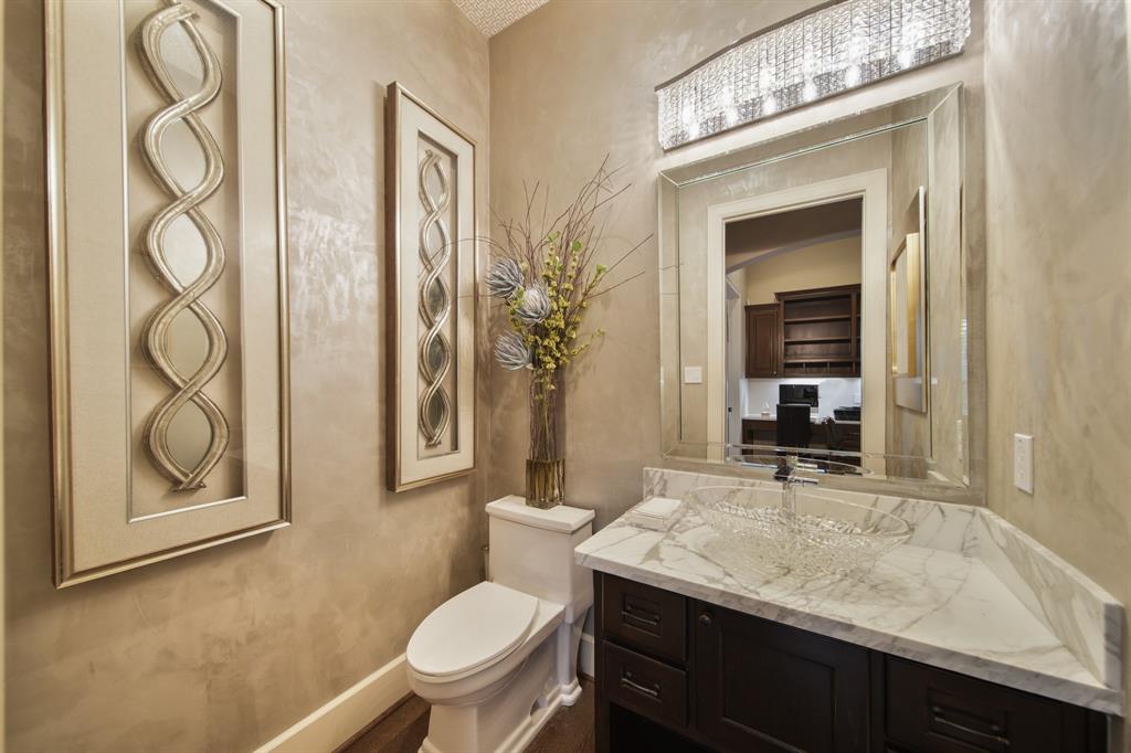 213 Los Frailes Drive, Friendswood, Texas image 36