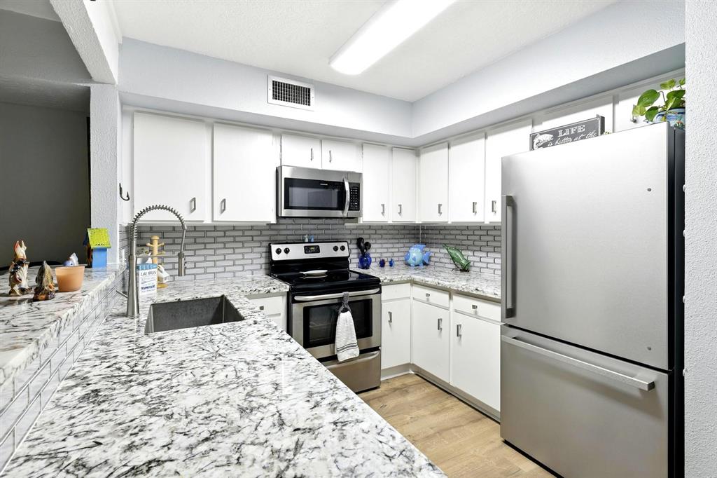 100 Edgewater Drive 39