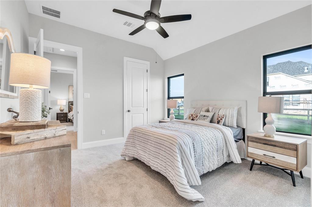 1019 Lake Breeze Drive, Waller, Texas image 37