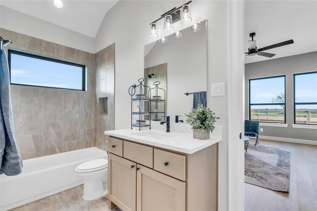 1019 Lake Breeze Drive, Waller, Texas image 36