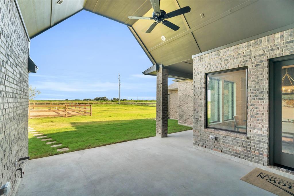 1019 Lake Breeze Drive, Waller, Texas image 23