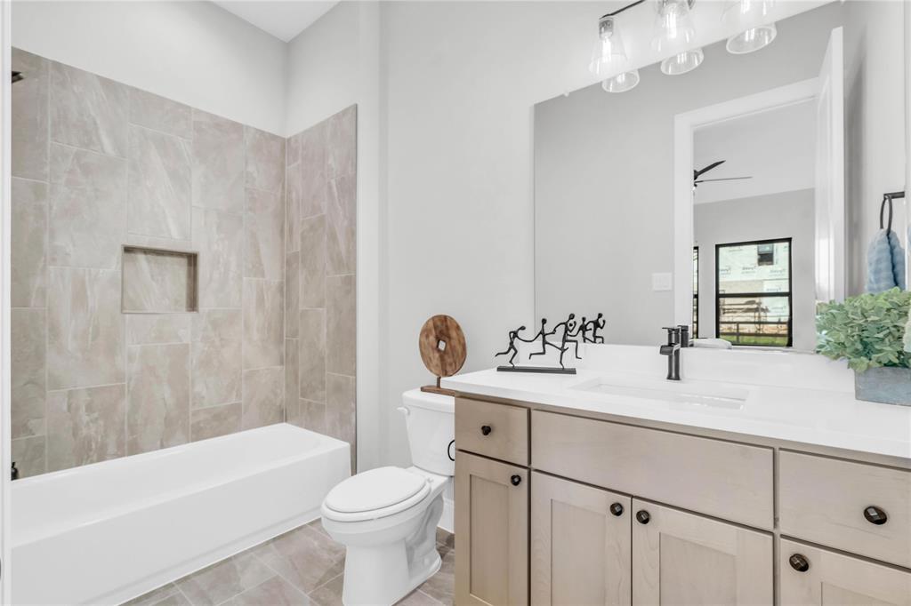 1019 Lake Breeze Drive, Waller, Texas image 39
