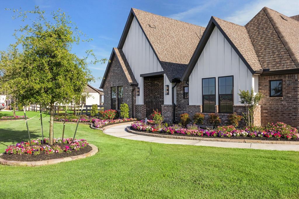 1019 Lake Breeze Drive, Waller, Texas image 5
