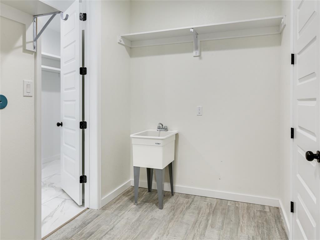 820 Angus Trail, Angleton, Texas image 36