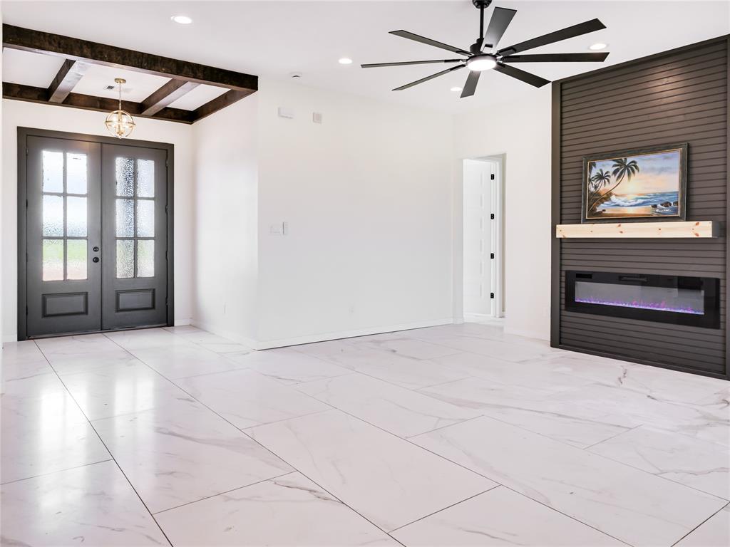 820 Angus Trail, Angleton, Texas image 14