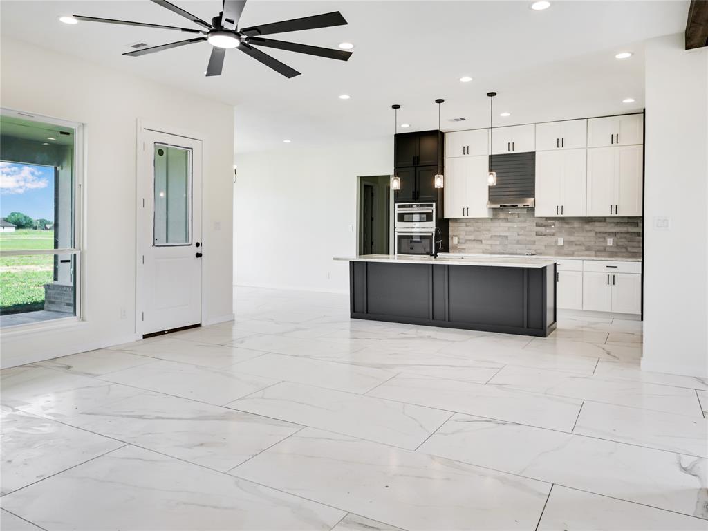 820 Angus Trail, Angleton, Texas image 16