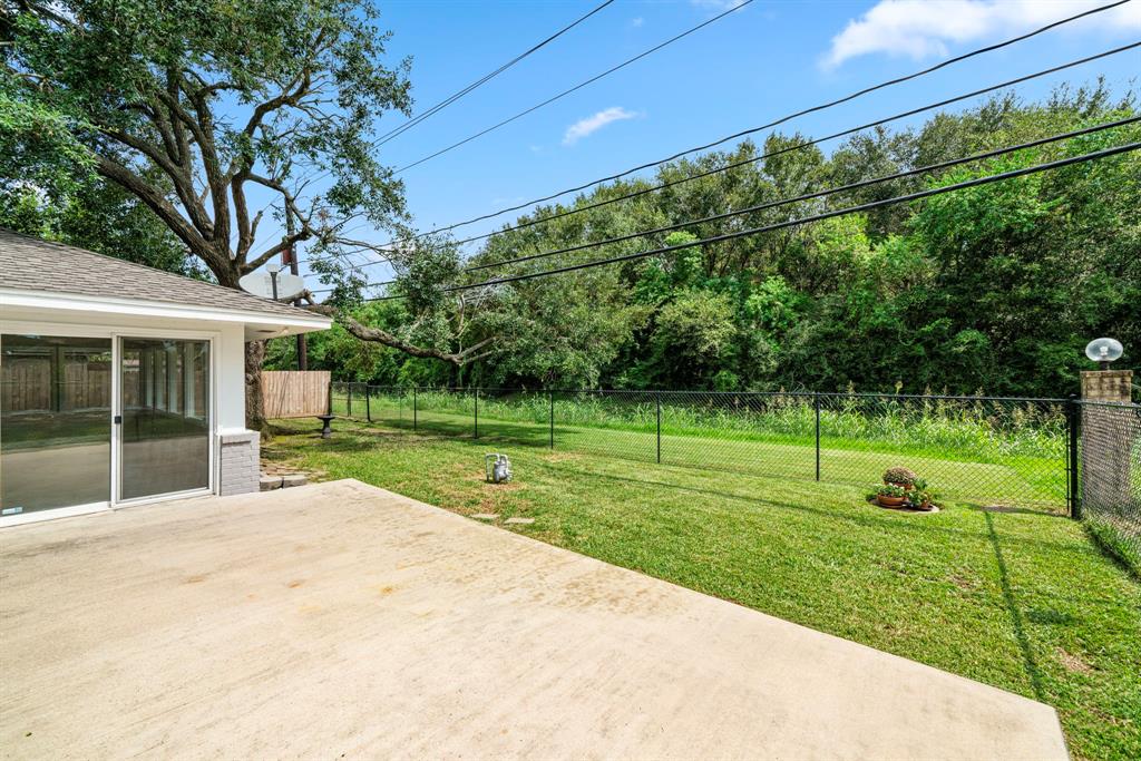 1803 Happy Valley Drive, Baytown, Texas image 30