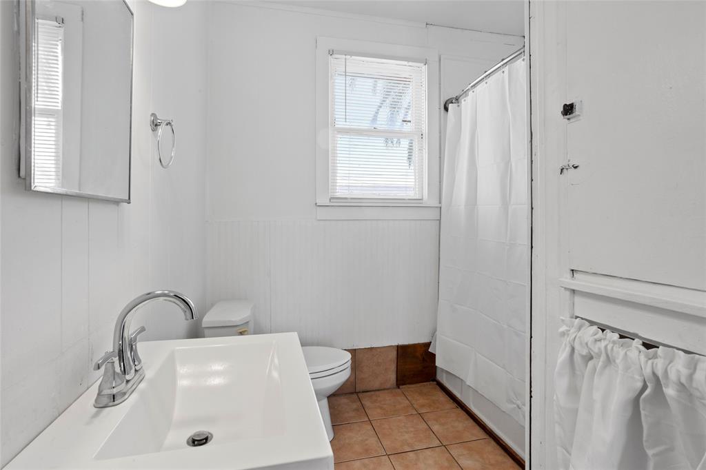 4128 Avenue R 1/2, Galveston, Texas image 35