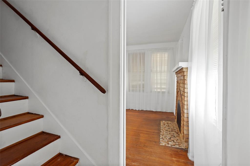 4128 Avenue R 1/2, Galveston, Texas image 17