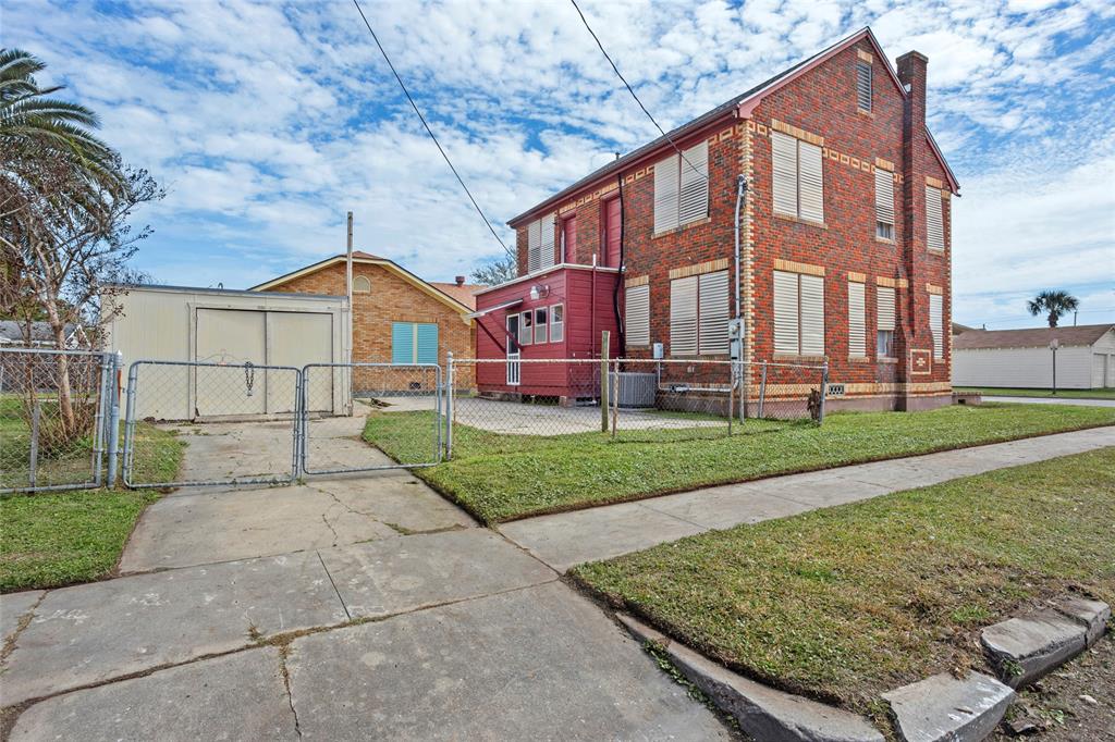 4128 Avenue R 1/2, Galveston, Texas image 26