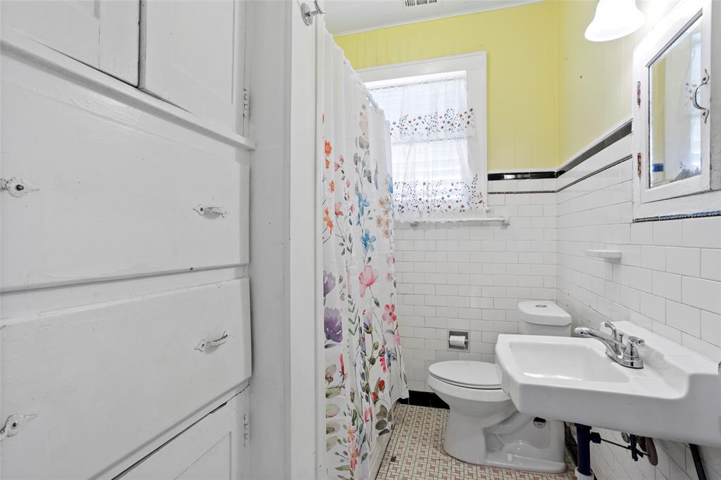 4128 Avenue R 1/2, Galveston, Texas image 24