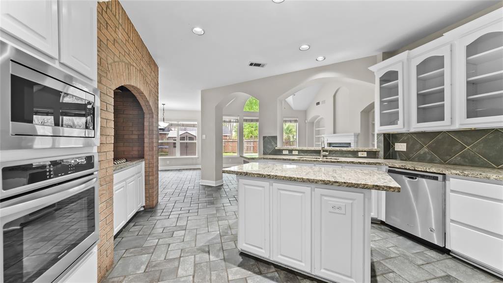 9710 Sotherloch Lake Drive, Spring, Texas image 7
