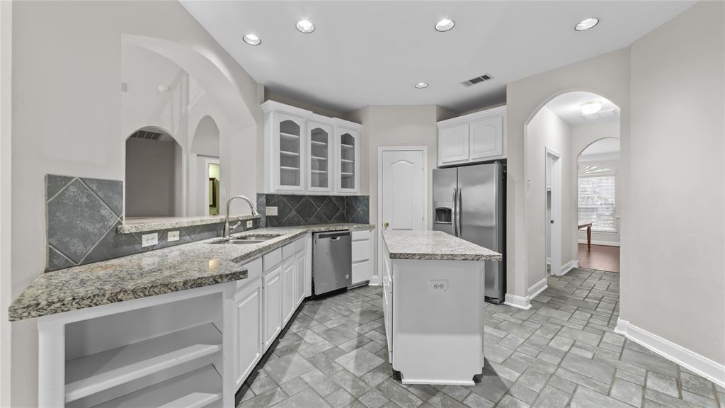 9710 Sotherloch Lake Drive, Spring, Texas image 9