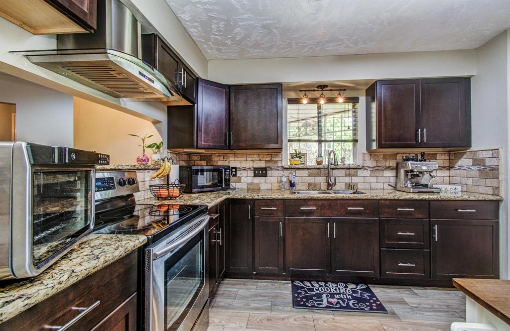 8419 NW Blacksmith Divide, Houston, Texas image 12