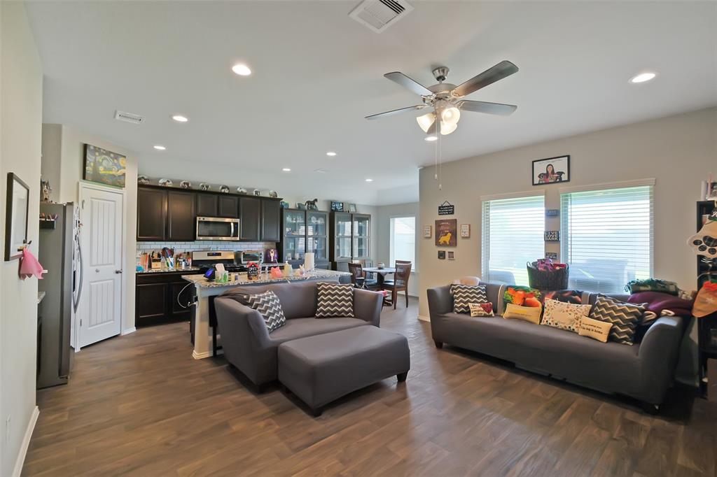 8434 Violet Hills Lane, Rosharon, Texas image 5