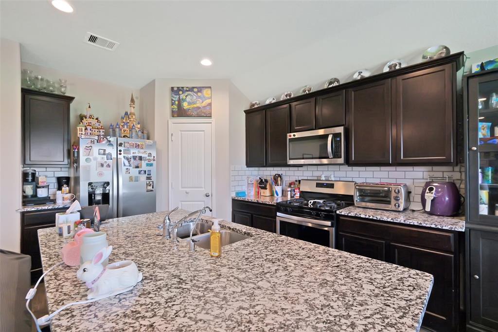 8434 Violet Hills Lane, Rosharon, Texas image 9