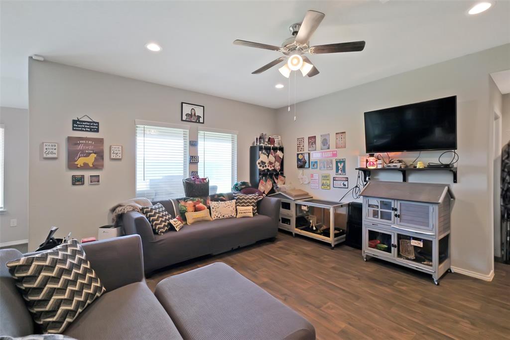 8434 Violet Hills Lane, Rosharon, Texas image 7