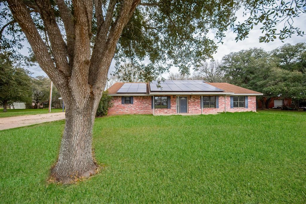 413 S Lavaca St, Louise, Texas image 3