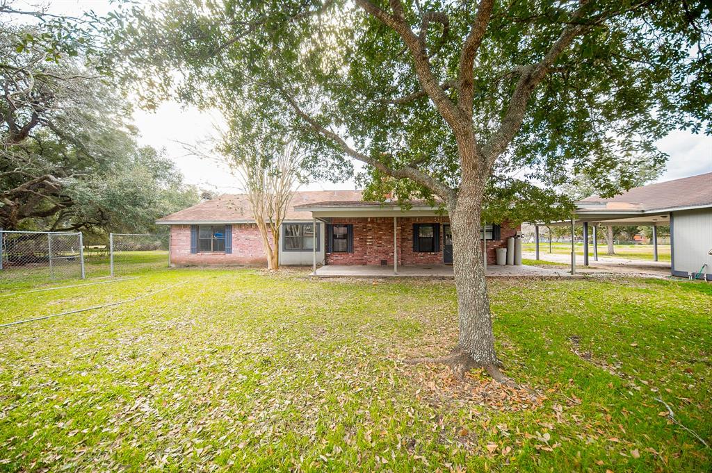 413 S Lavaca St, Louise, Texas image 27