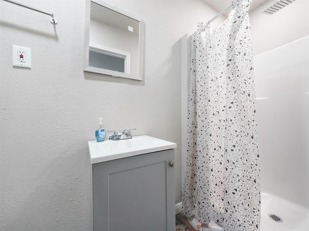 29 County Road 2131 #A, Cleveland, Texas image 10