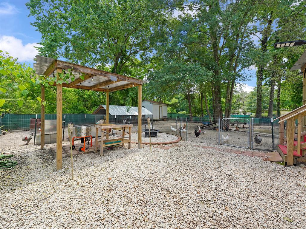29 County Road 2131 #A, Cleveland, Texas image 16