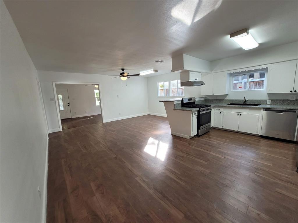 9350 Country Creek Drive #77, Houston, Texas image 13