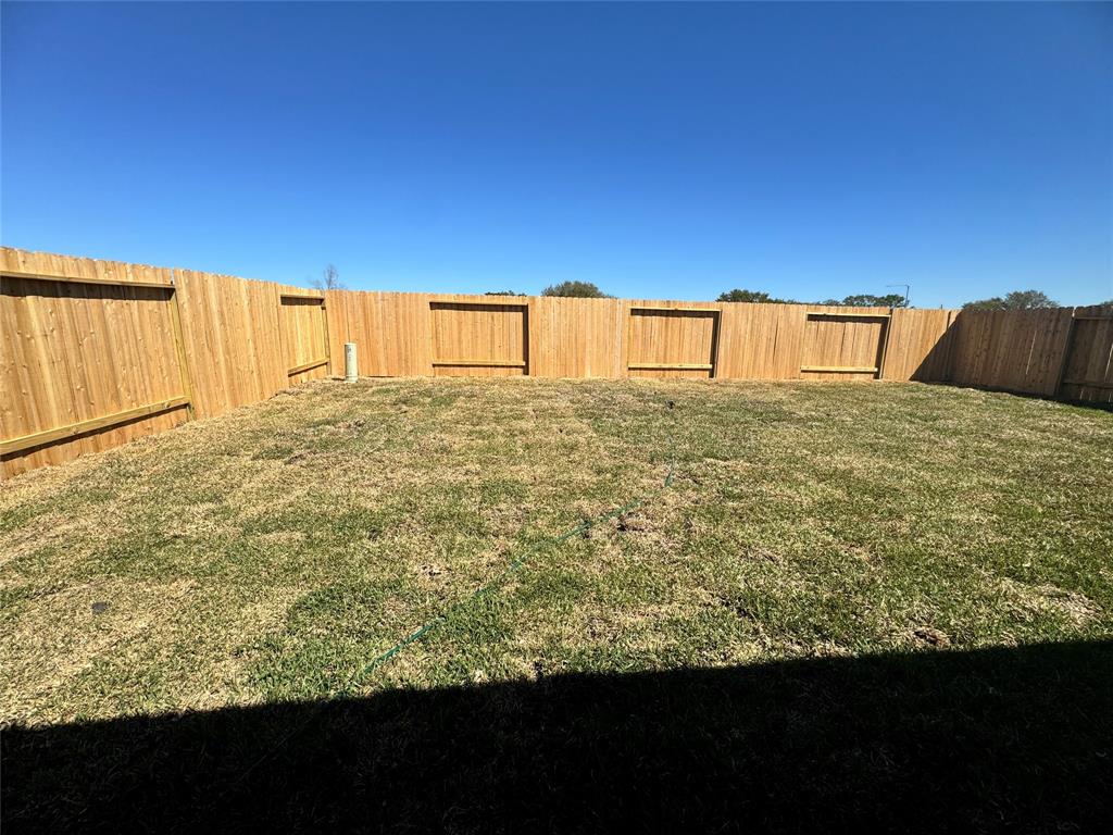 206 Amy Street, Angleton, Texas image 3