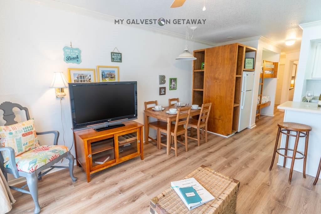 6300 Seawall Boulevard 9228