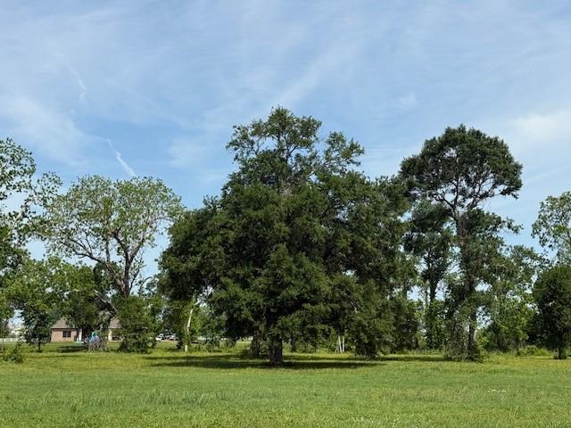 634 Redbird Court, Angleton, Texas image 1