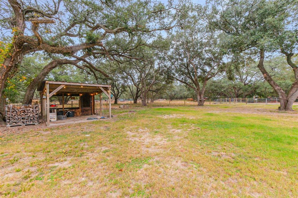 89 County Road 352, Elmaton, Texas image 38