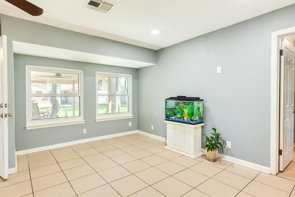 105 Mulberry Street, Lake Jackson, Texas image 14