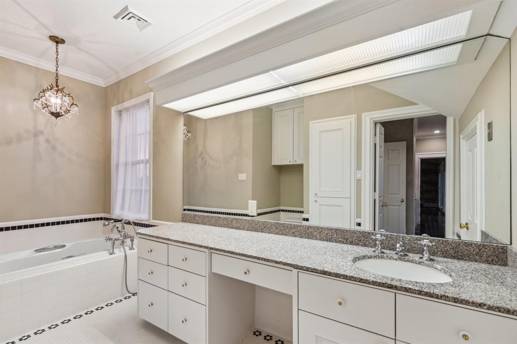 1110 Larkspur Lane, Seabrook, Texas image 25
