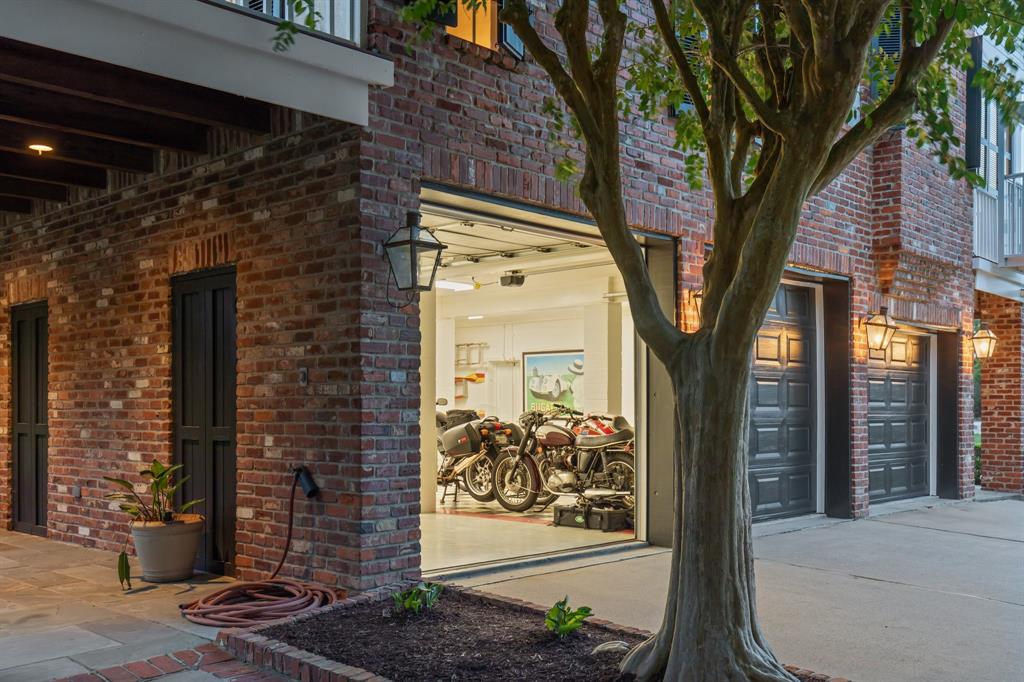 1110 Larkspur Lane, Seabrook, Texas image 36