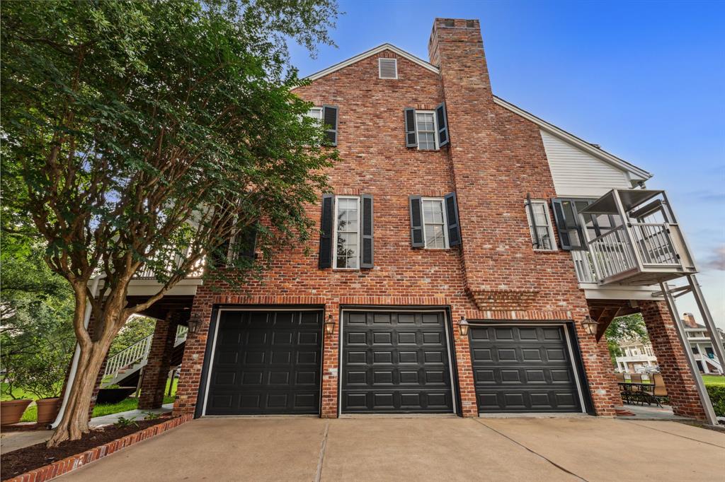 1110 Larkspur Lane, Seabrook, Texas image 35