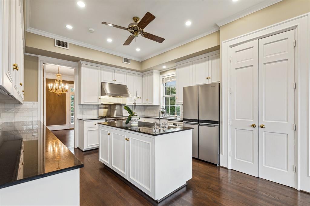 1110 Larkspur Lane, Seabrook, Texas image 15