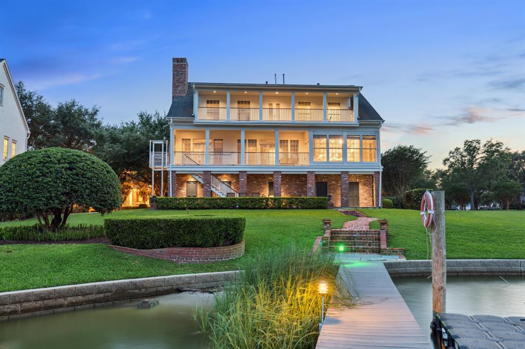 1110 Larkspur Lane, Seabrook, Texas image 1