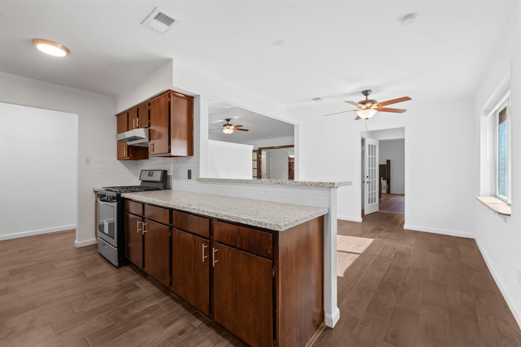 853 7th Street, Somerville, Texas image 2