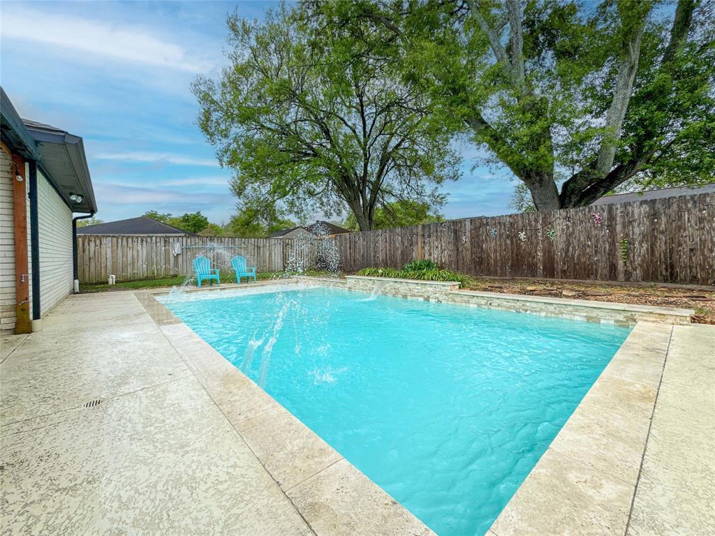 5014 Pennystone Way, Friendswood, Texas image 32