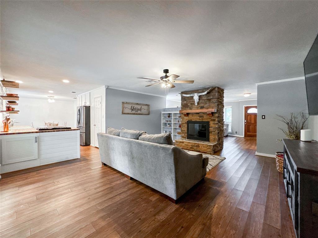 5014 Pennystone Way, Friendswood, Texas image 3