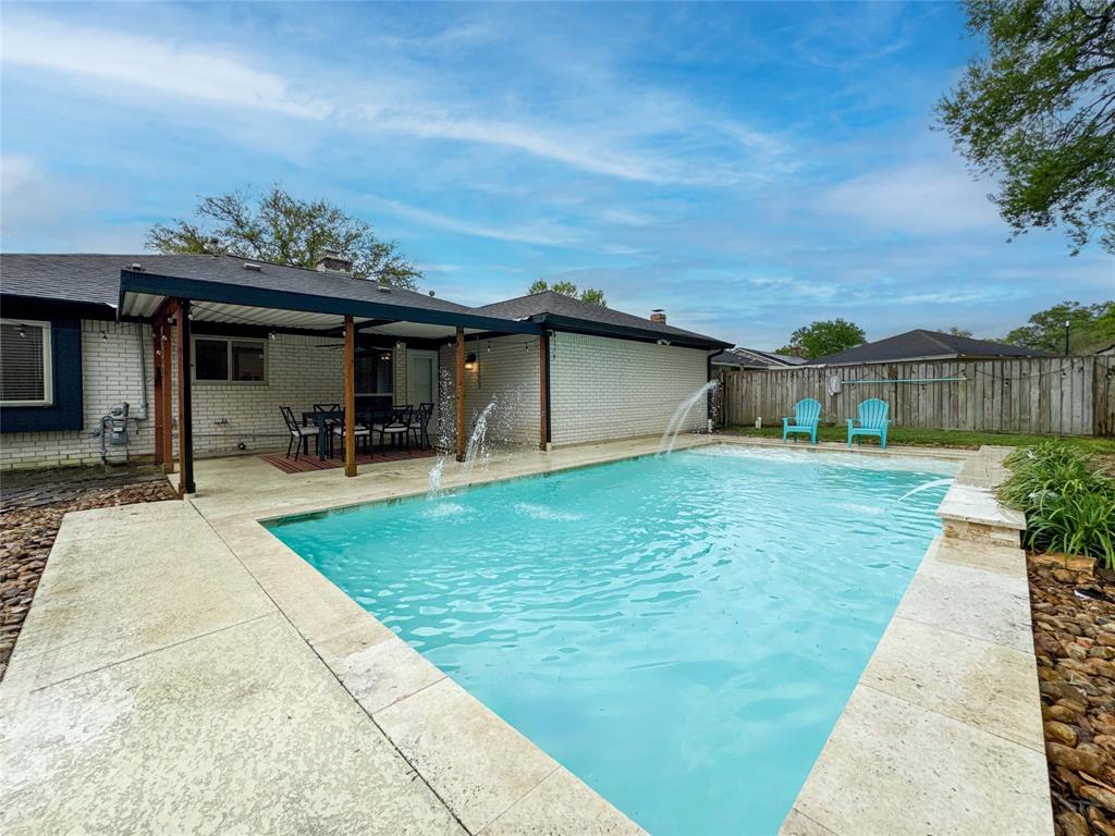 5014 Pennystone Way, Friendswood, Texas image 1