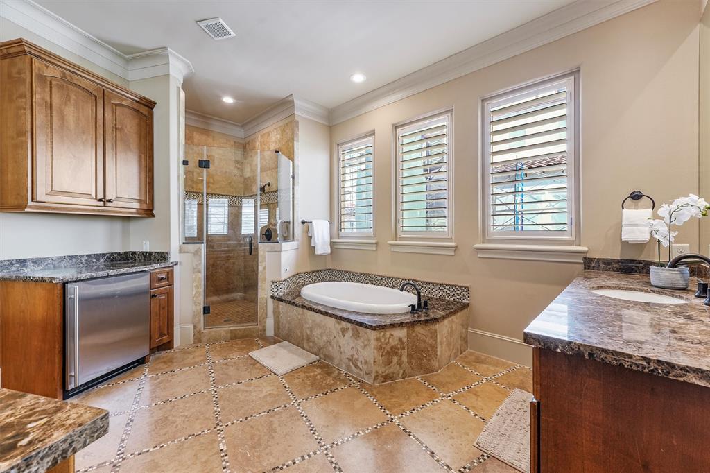 303 Calle Sevilla Place, Houston, Texas image 30