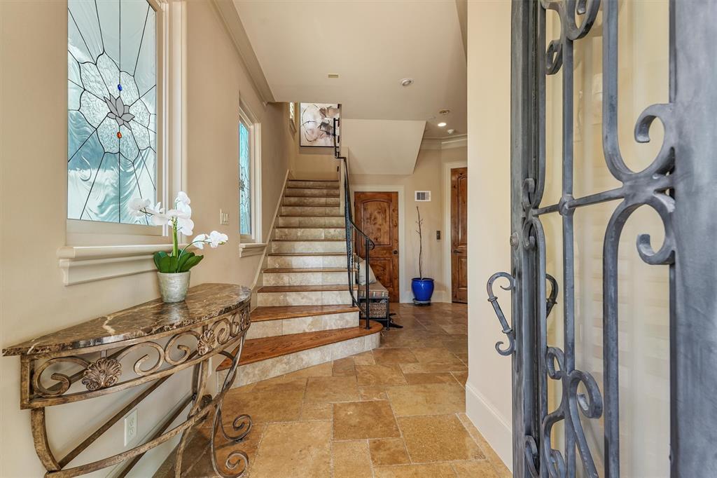303 Calle Sevilla Place, Houston, Texas image 12